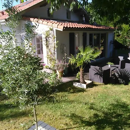 Holiday home Maison Landaise Avec Piscine Proche Hossegor Capbreton